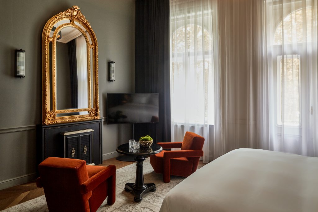 Gallery Hotel Collect